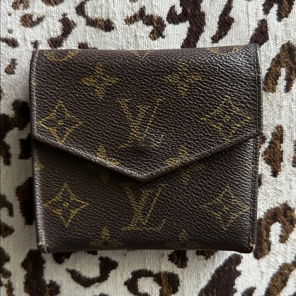 Vintage Louis Vuitton “Elise” Monogram Tri-Fold Wallet •  Iconic LV Style - Picture 3 of 10